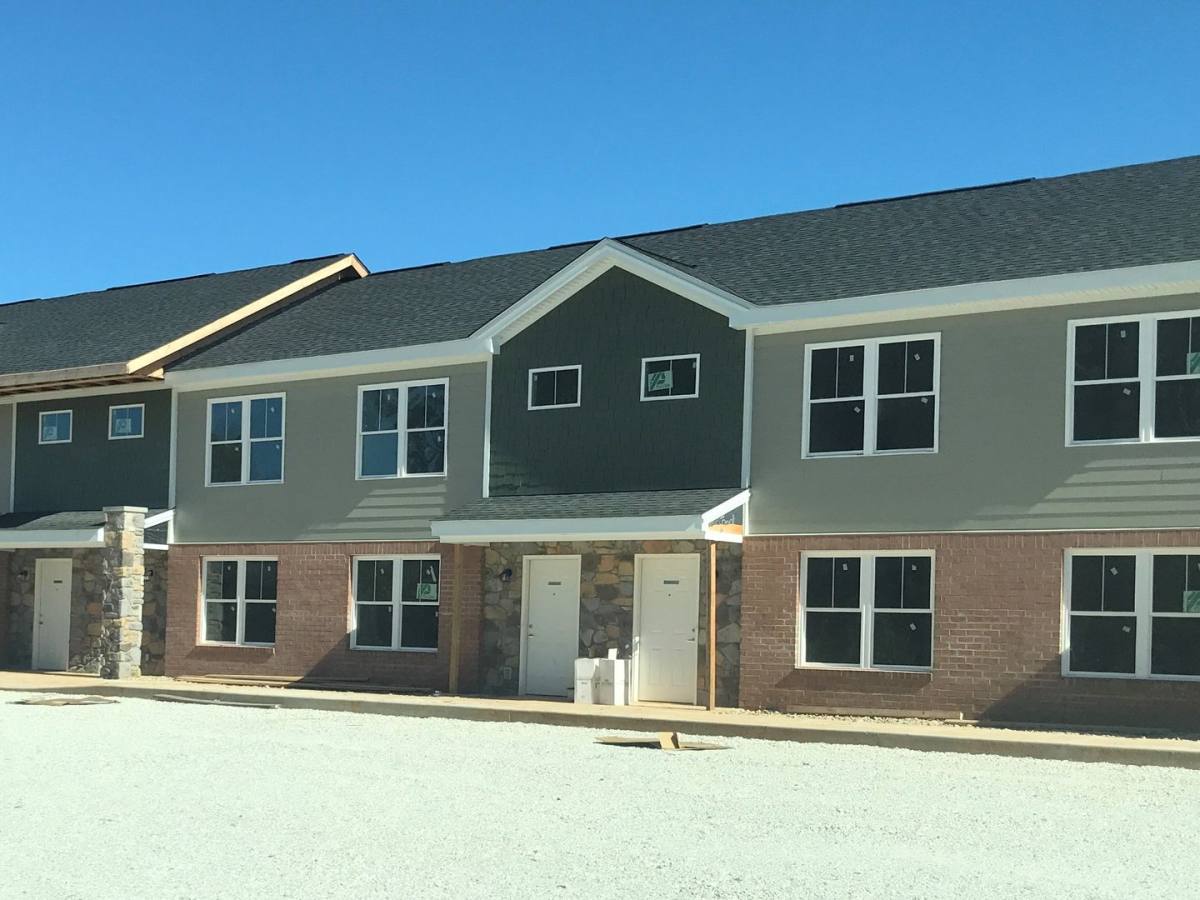 Townhouse for rent at 386-420 Plant Dr, Appomattox, VA 24522