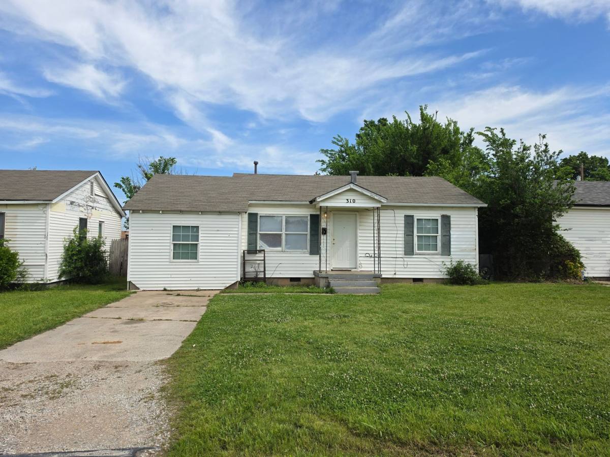 House for rent at 310 W 35th St, Shawnee, OK 74804