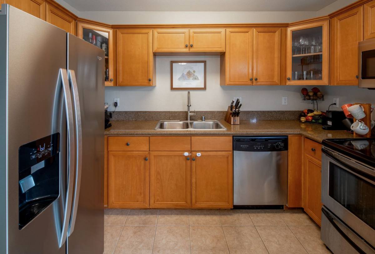 Condo for rent at 6666 Beadnell Way, San Diego, CA 92117