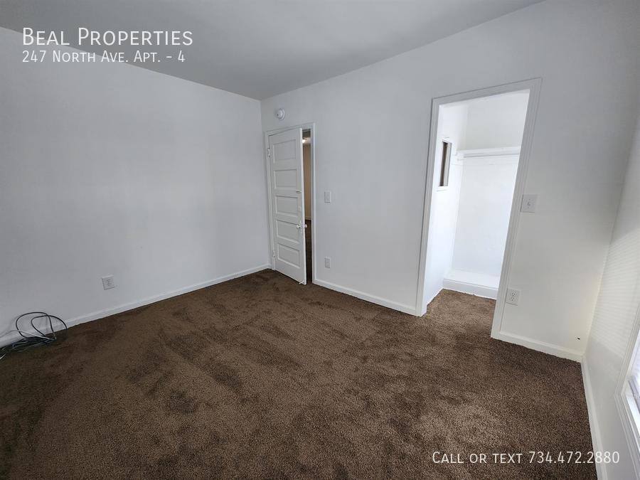 Apartment for rent at 247 N Ave #4, Mount Clemens, MI 48043