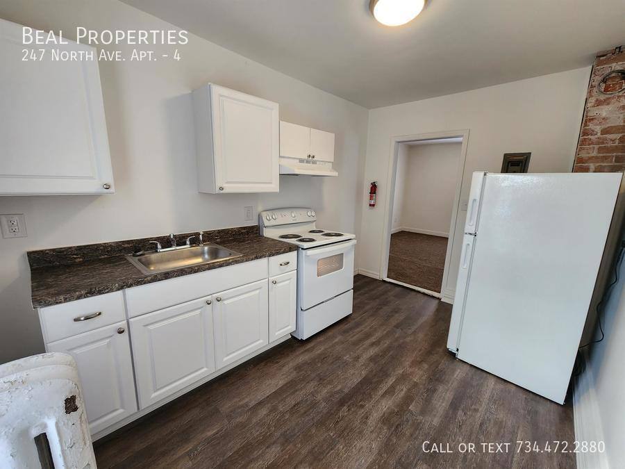 Apartment for rent at 247 N Ave #4, Mount Clemens, MI 48043