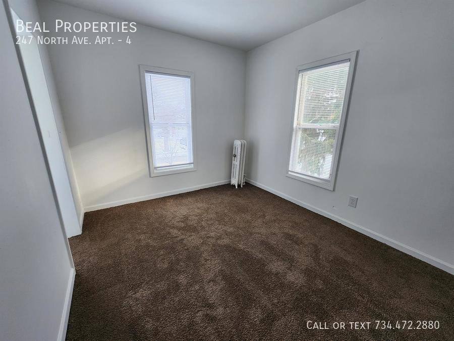 Apartment for rent at 247 N Ave #4, Mount Clemens, MI 48043