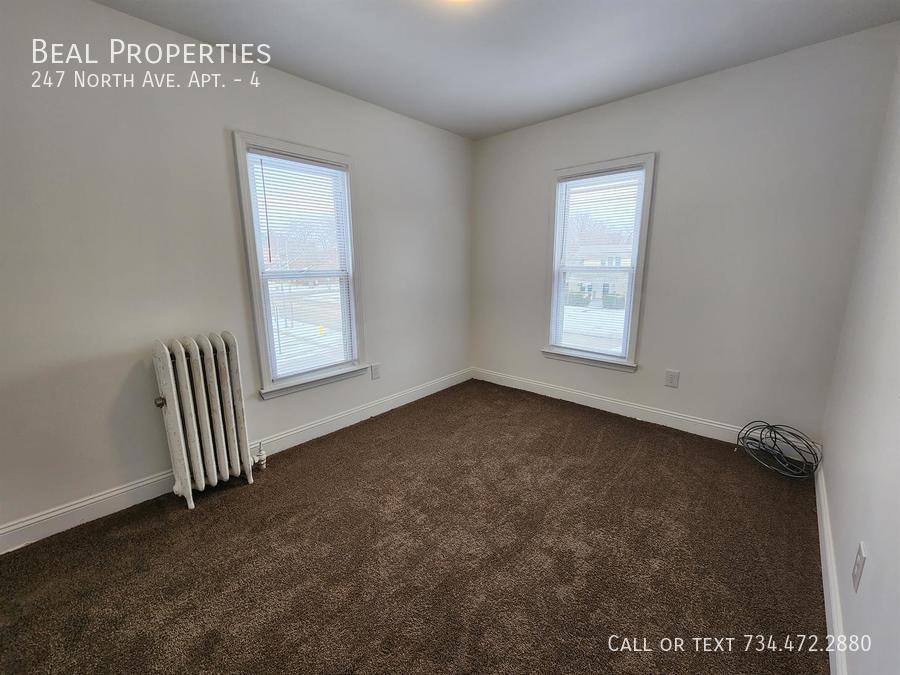 Apartment for rent at 247 N Ave #4, Mount Clemens, MI 48043