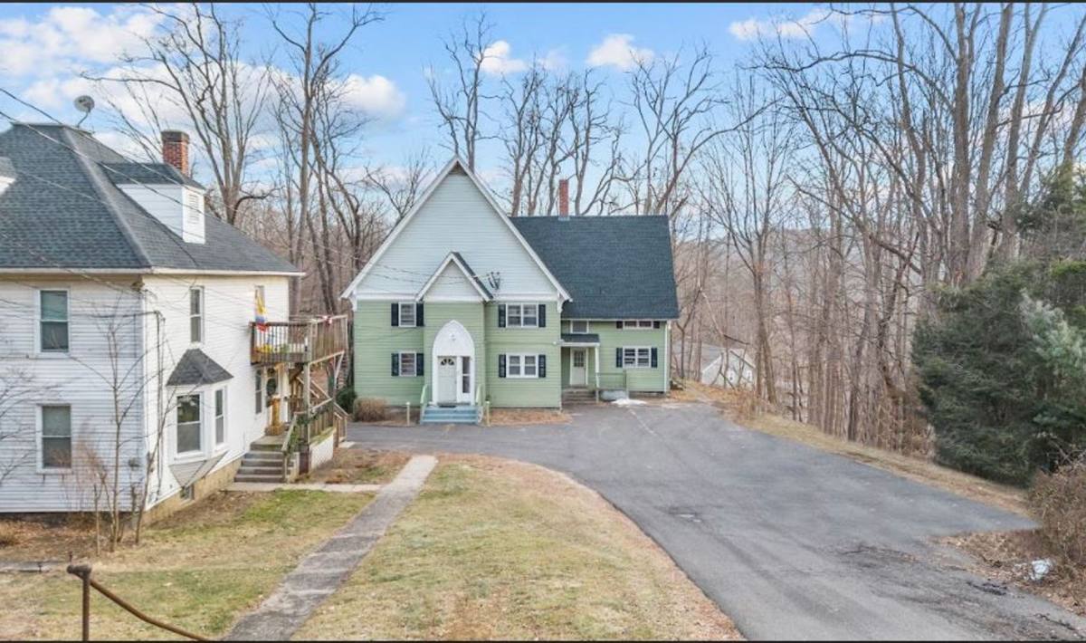 Apartment for rent at 81 Torrington Ave #5, Canton, CT 06019