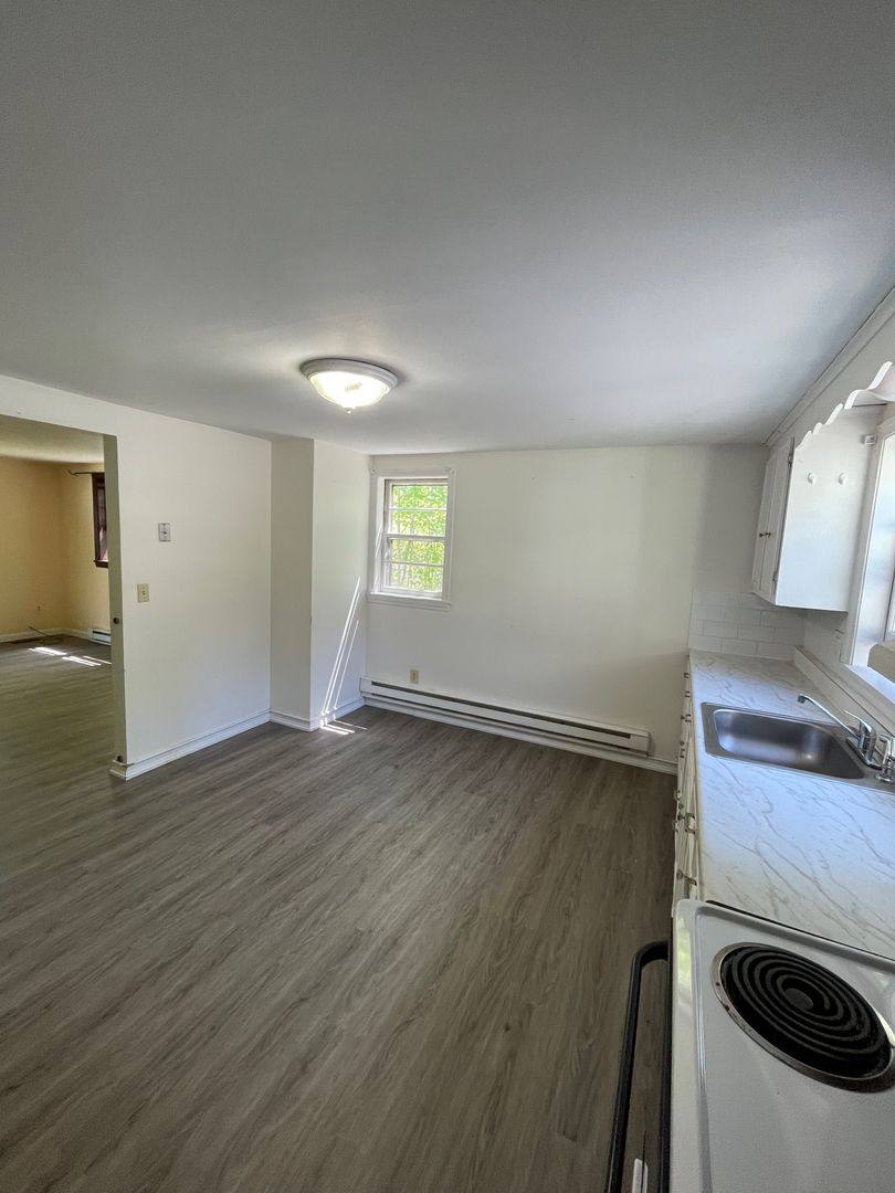 Apartment for rent at 81 Torrington Ave #5, Canton, CT 06019