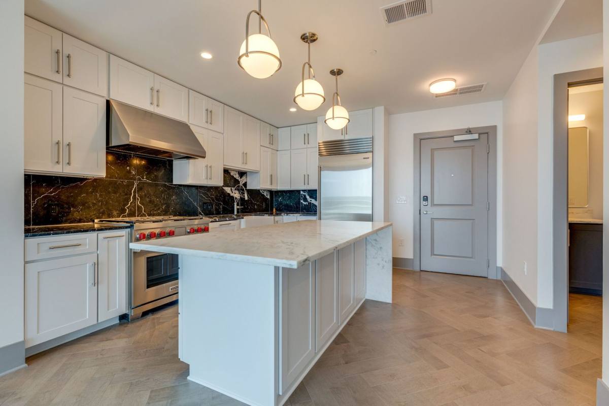 Condo for rent at 1616 W End, Nashville, TN 37203