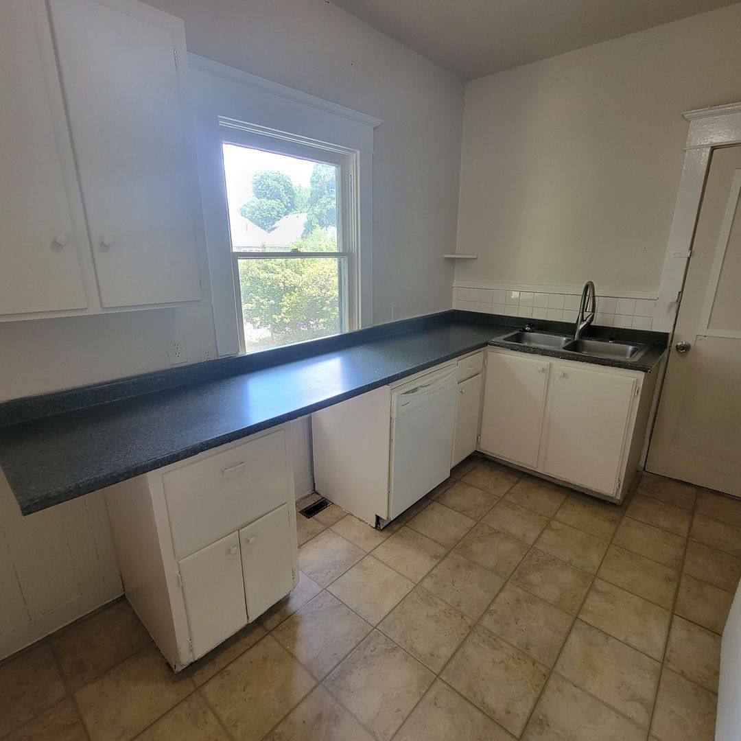 House for rent at 2112 N Astor, Spokane, WA 99207