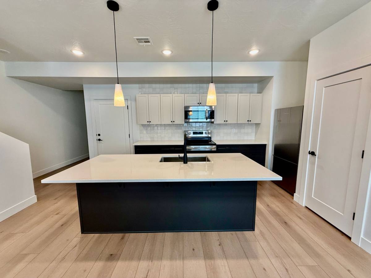 Townhouse for rent at 3966 E Razor Dr, Washington, UT 84780