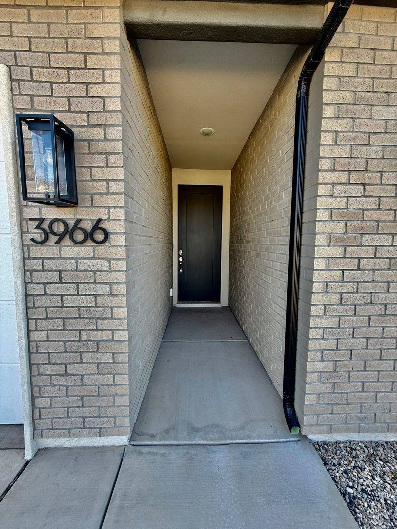 Townhouse for rent at 3966 E Razor Dr, Washington, UT 84780