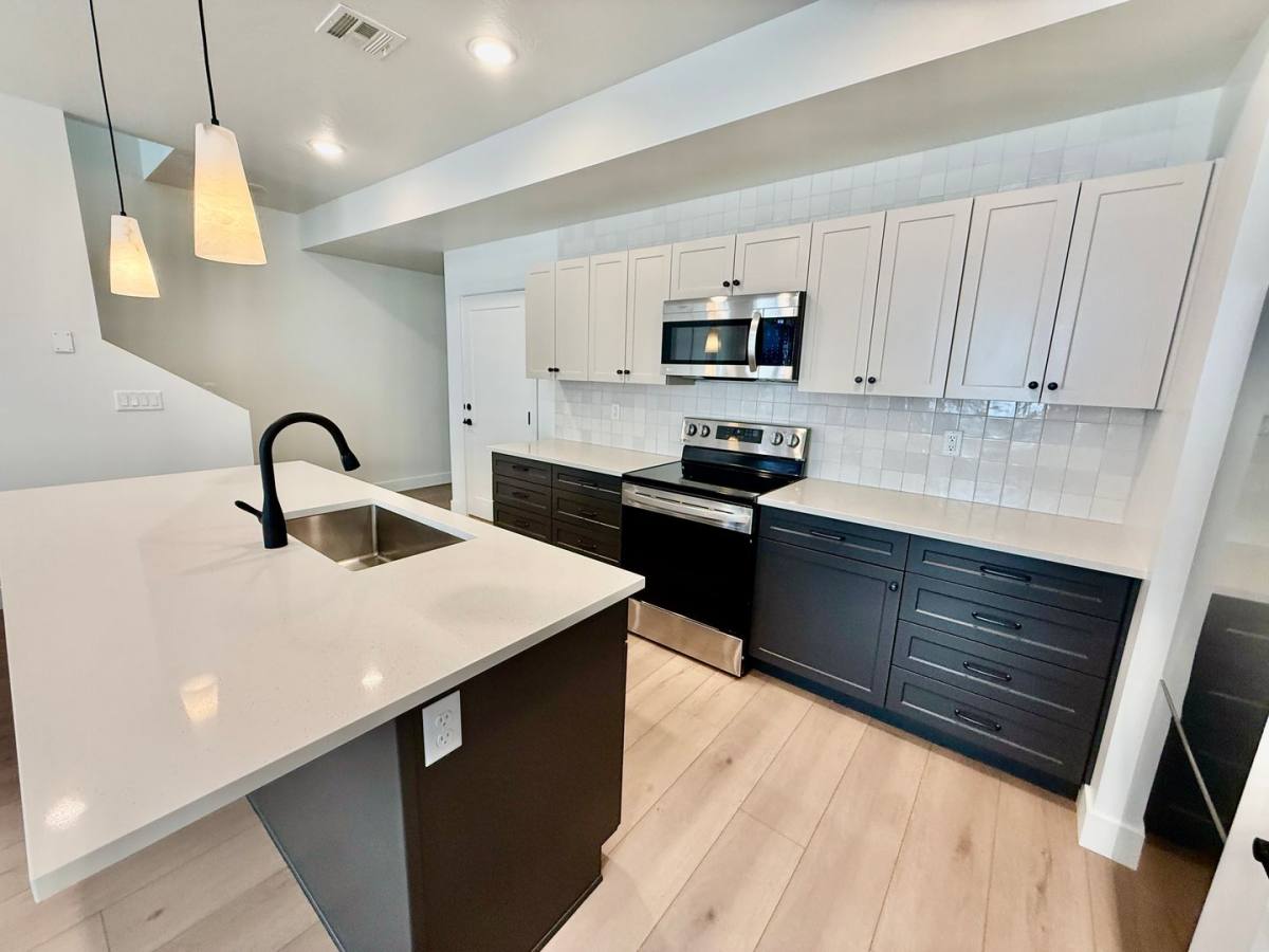 Townhouse for rent at 3966 E Razor Dr, Washington, UT 84780