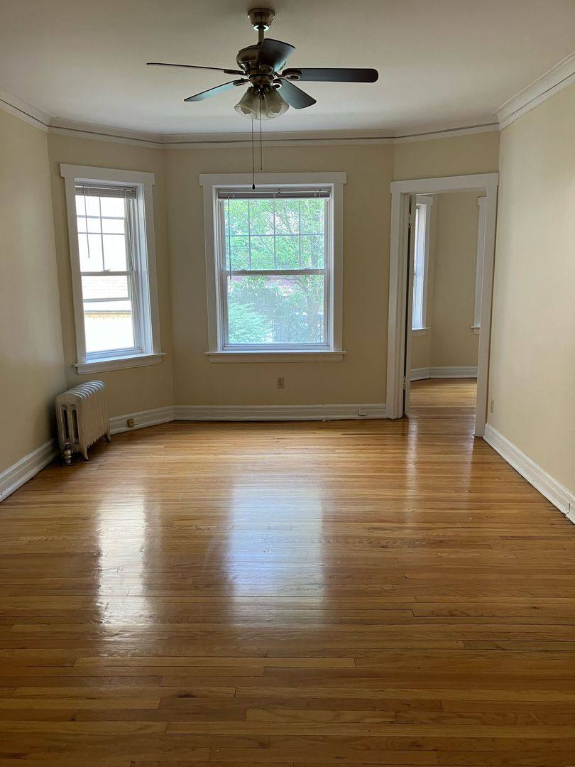 Apartment for rent at 4408 N Rockwell St, Chicago, IL 60618