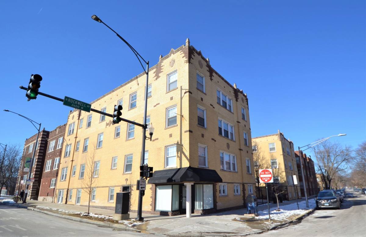 Apartment for rent at 4408 N Rockwell St, Chicago, IL 60618