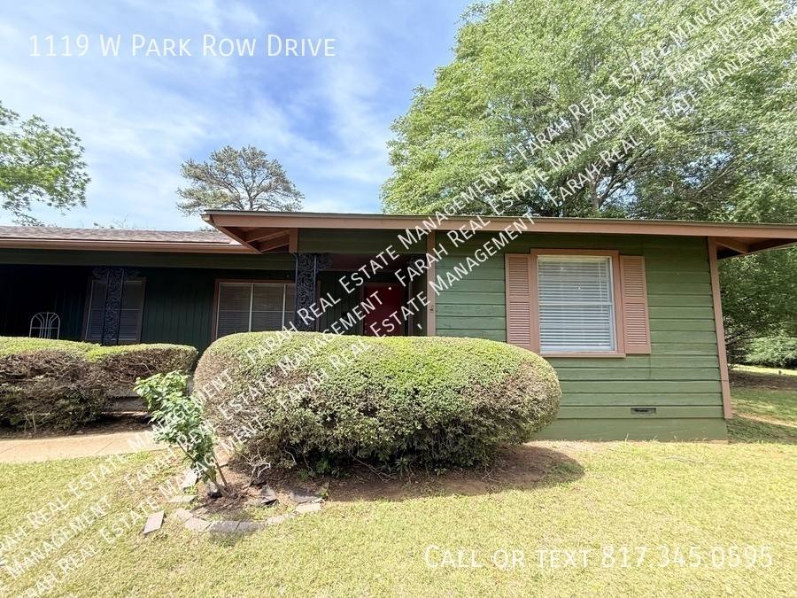 House for rent at 1119 W Park Row Dr, Arlington, TX 76013