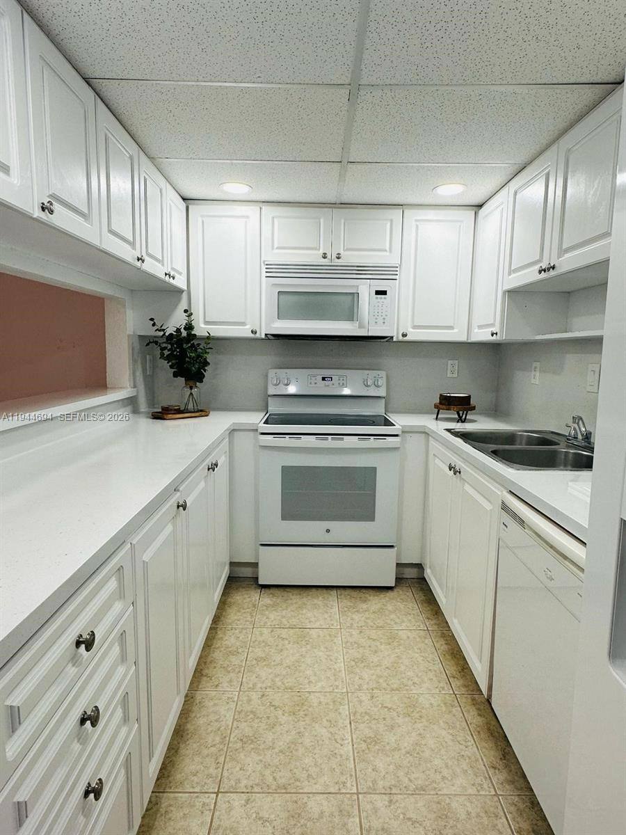 Apartment for rent at 984 W 40th St #984-2, Hialeah, FL 33012