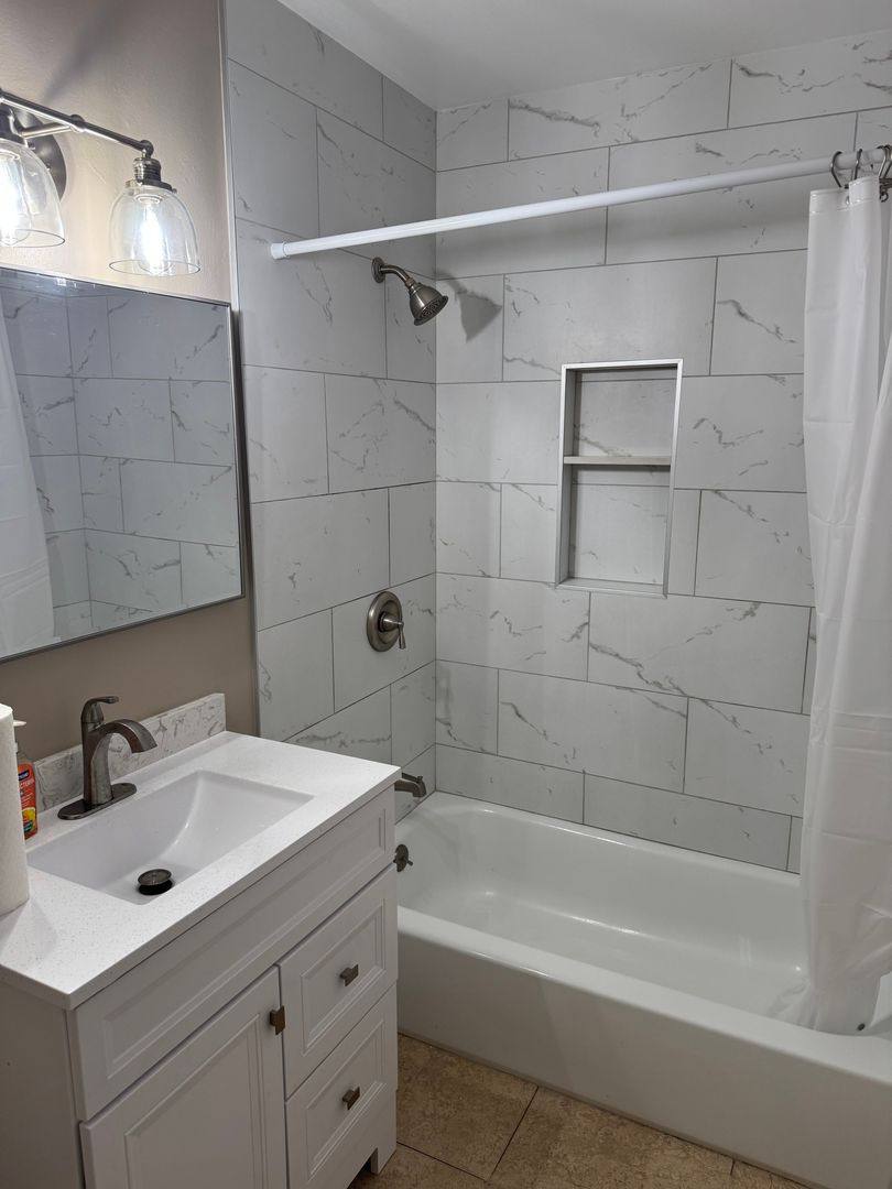 Apartment for rent at 405 S Kroeger St, Anaheim, CA 92805
