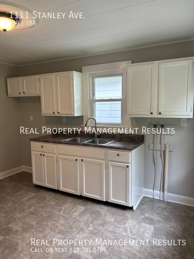 House for rent at 1111 Stanley Ave, Evansville, IN 47711