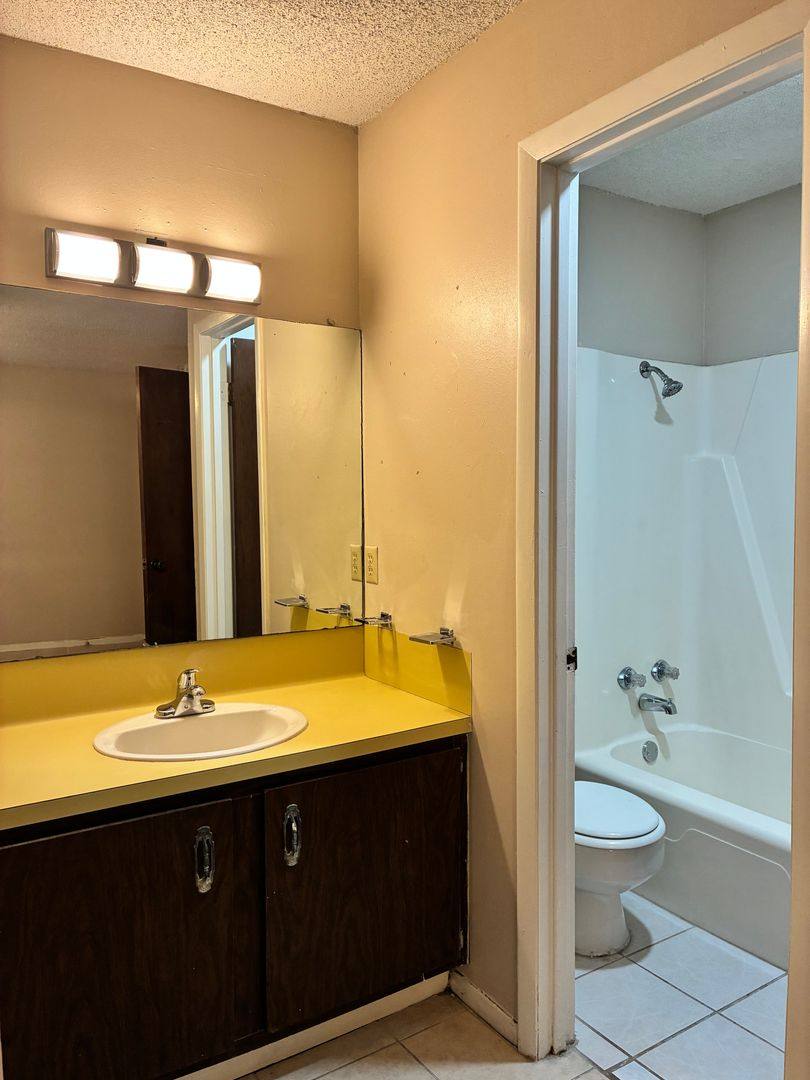Apartment for rent at 2322 N 9th St, McAllen, TX 78501