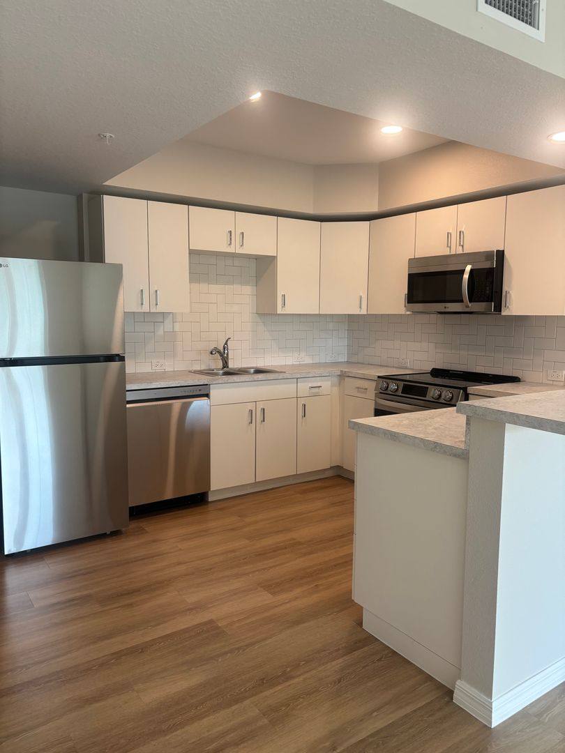 Apartment for rent at 179 S Havana Rd, Venice, FL 34292