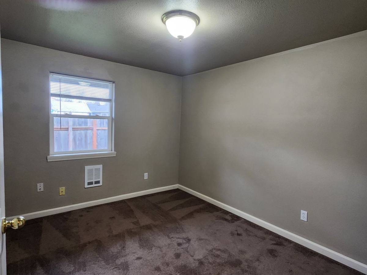 Apartment for rent at 204 N Harrison St, Newberg, OR 97132