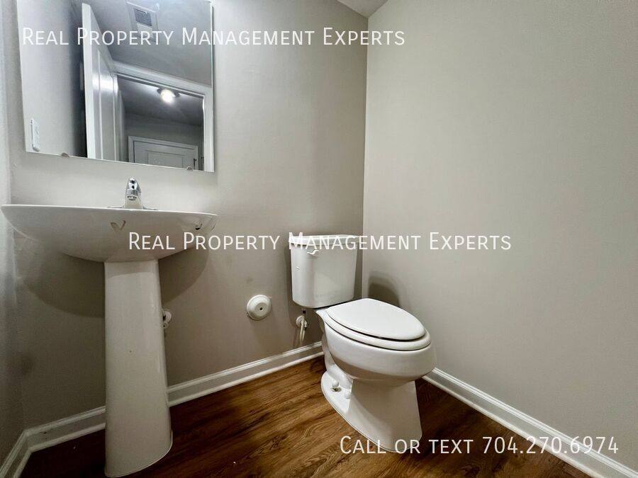 House for rent at 1819 Hooper Court, Charlotte, NC 28212