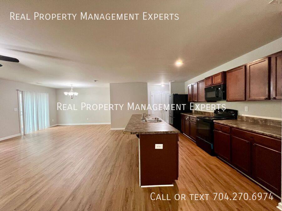 House for rent at 1819 Hooper Court, Charlotte, NC 28212