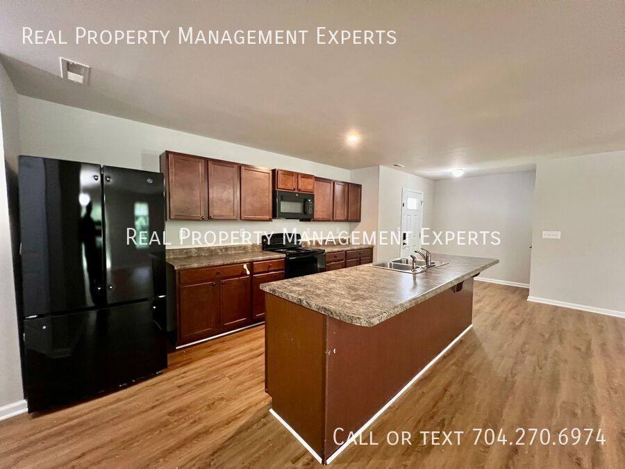 House for rent at 1819 Hooper Court, Charlotte, NC 28212
