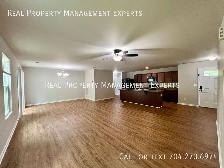 House for rent at 1819 Hooper Court, Charlotte, NC 28212