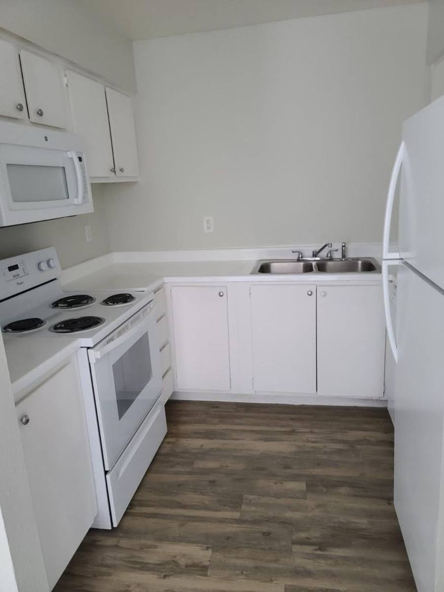 Apartment for rent at 2424 E Grandview Rd, Phoenix, AZ 85032