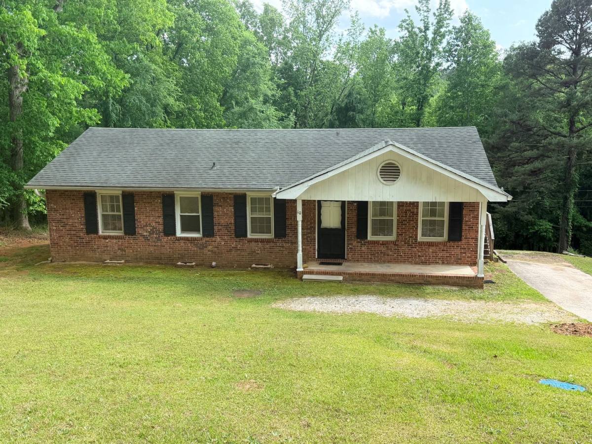 Apartment for rent at 10 Dogwood Lane, Ware Shoals, SC 29692