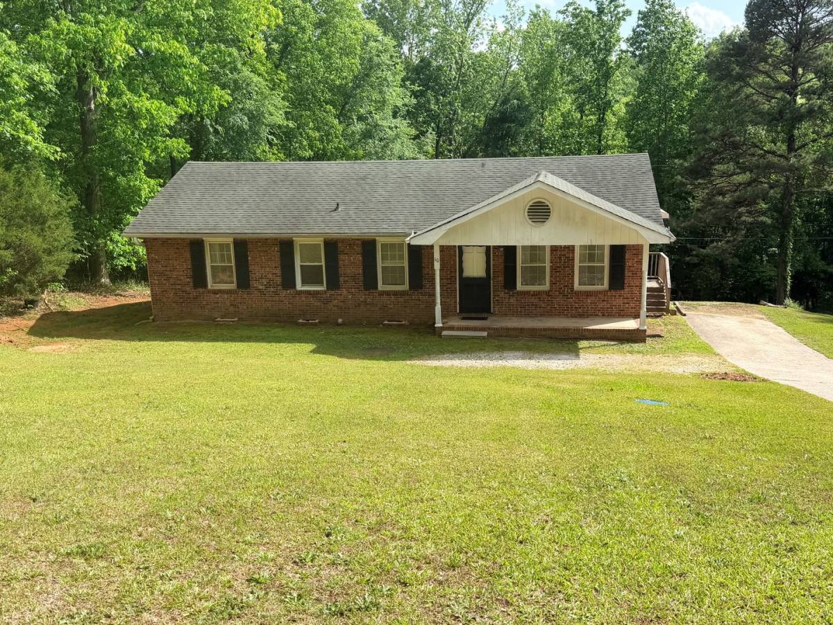 Apartment for rent at 10 Dogwood Lane, Ware Shoals, SC 29692