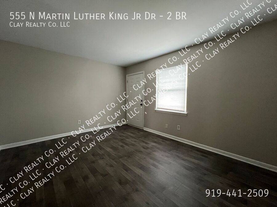 Townhouse for rent at 555 N Martin Luther King Jr Dr #2 Branch, Winston Salem, NC 27101