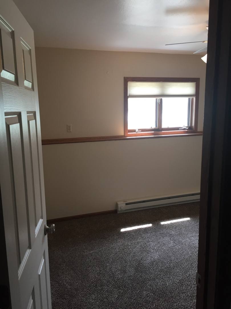 Townhouse for rent at 1126 B Expansion Dr, Hazen, ND 58545