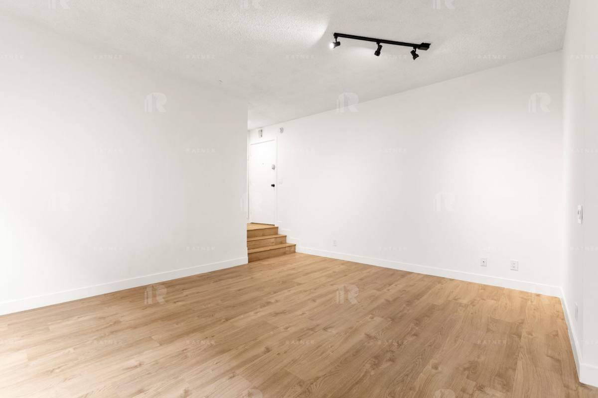 Apartment for rent at 1114 N Kings Rd, West Hollywood, CA 90069