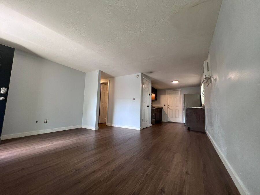 Apartment for rent at 9314 Eastfield Rd #B, Thonotosassa, FL 33592