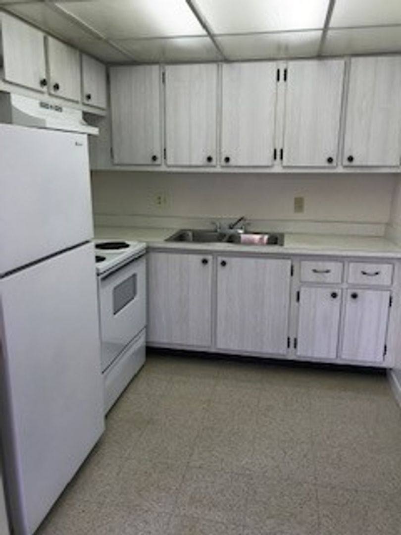 Apartment for rent at 525 Kirk Rd, West Palm Beach, FL 33406