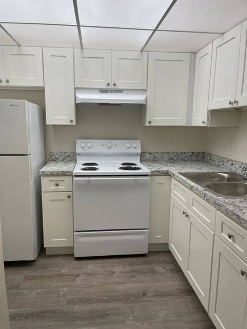 Apartment for rent at 525 Kirk Rd, West Palm Beach, FL 33406
