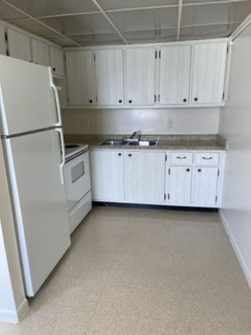 Apartment for rent at Villa Monterrey, 525 Kirk Rd, West Palm Beach, FL 33406