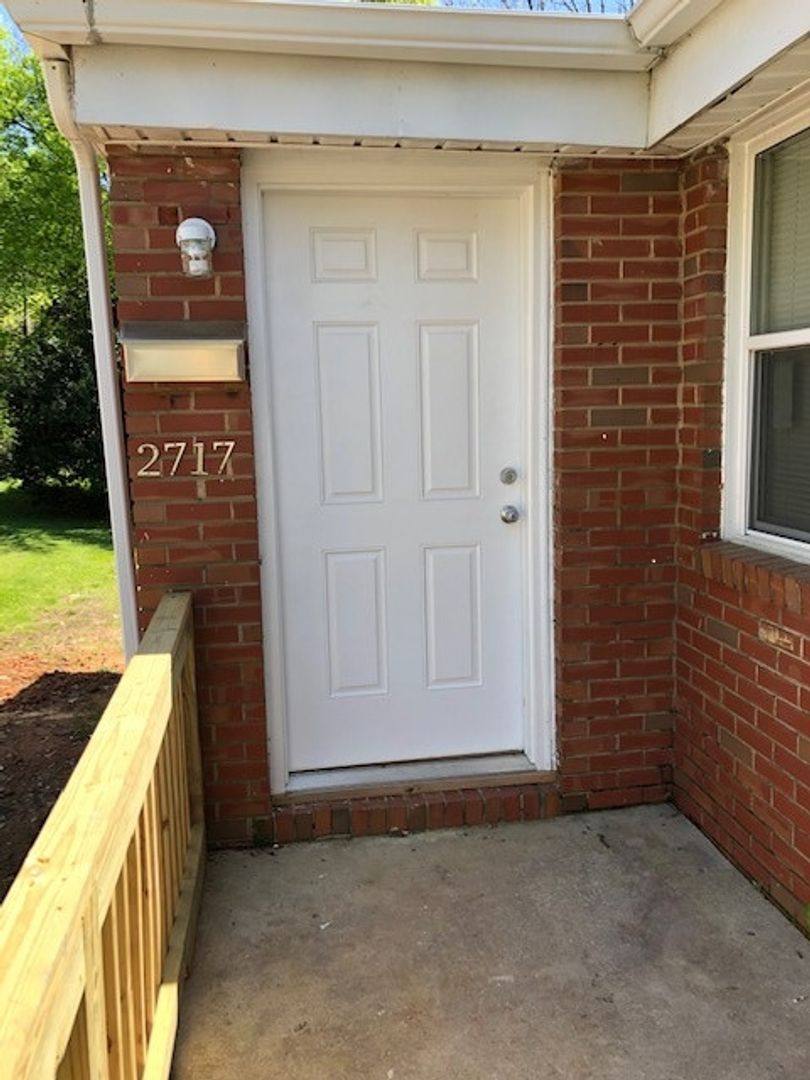 House for rent at 2717 Columbus Circle, Charlotte, NC 28208