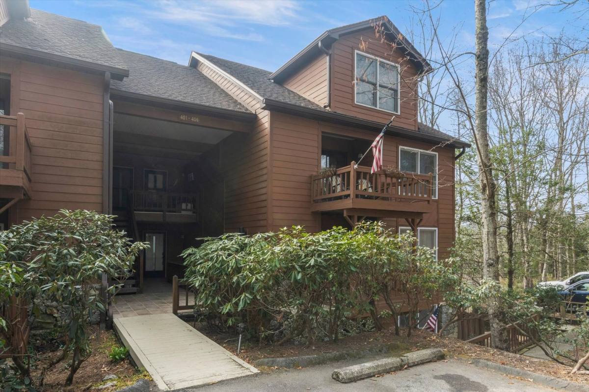 Condo for rent at 105 Toxaway Views, Lake Toxaway, NC 28747