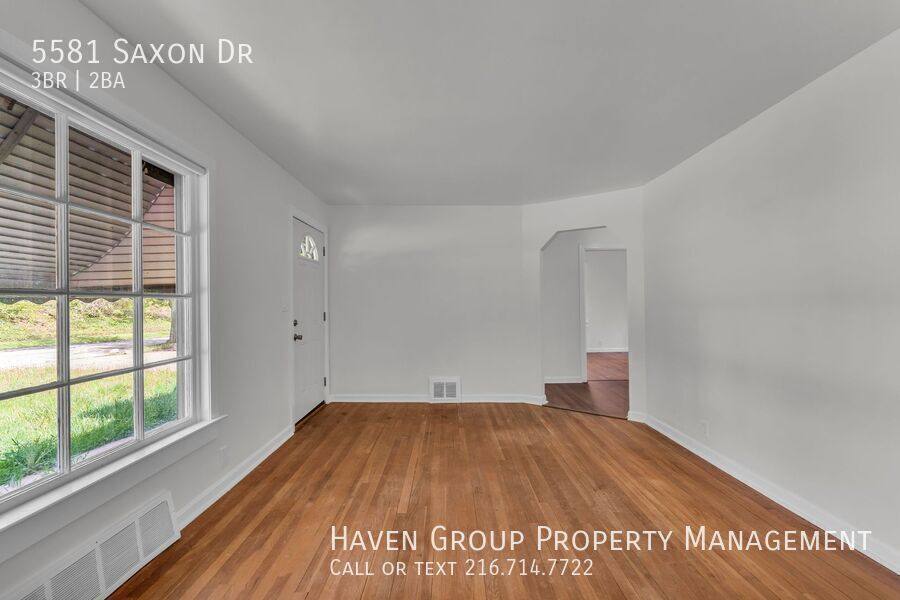 House for rent at 5581 Saxon Dr, Cleveland, OH 44125
