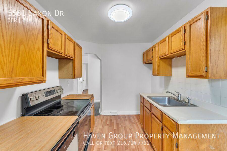 House for rent at 5581 Saxon Dr, Cleveland, OH 44125