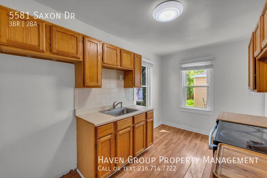 House for rent at 5581 Saxon Dr, Cleveland, OH 44125