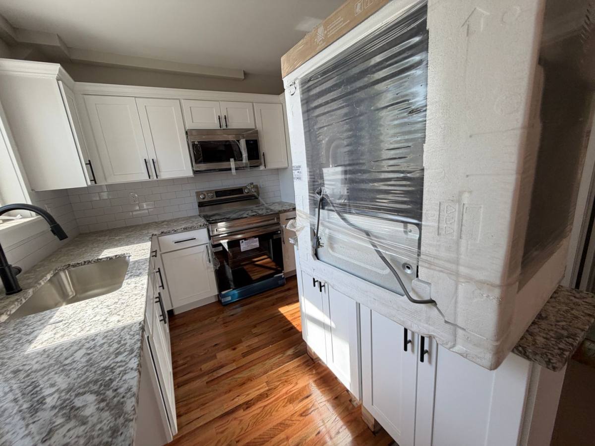 Apartment for rent at 271 Elm St, West Haven, CT 06516