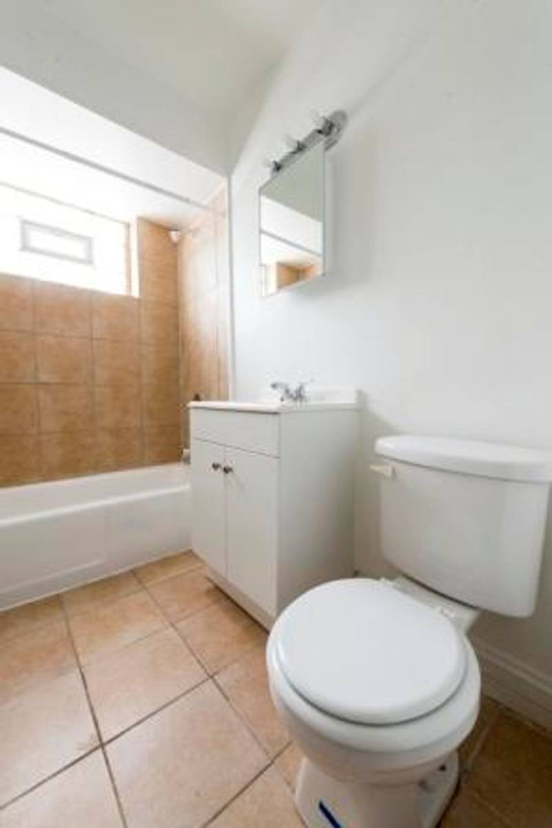 Apartment for rent at 2062 W 135th Place, Blue Island, IL 60406