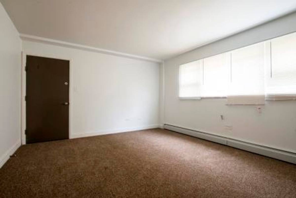 Apartment for rent at 2062 W 135th Place, Blue Island, IL 60406