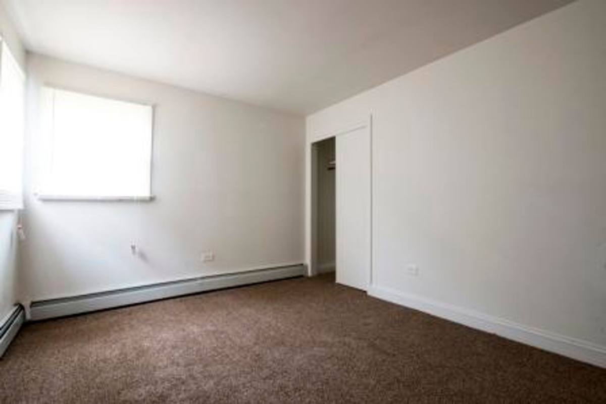 Apartment for rent at 2062 W 135th Place, Blue Island, IL 60406