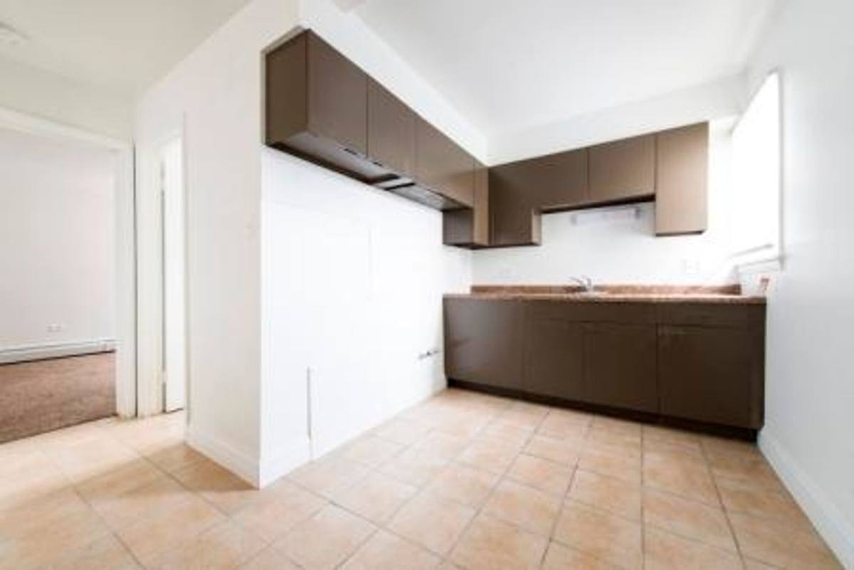 Apartment for rent at 2062 W 135th Place, Blue Island, IL 60406