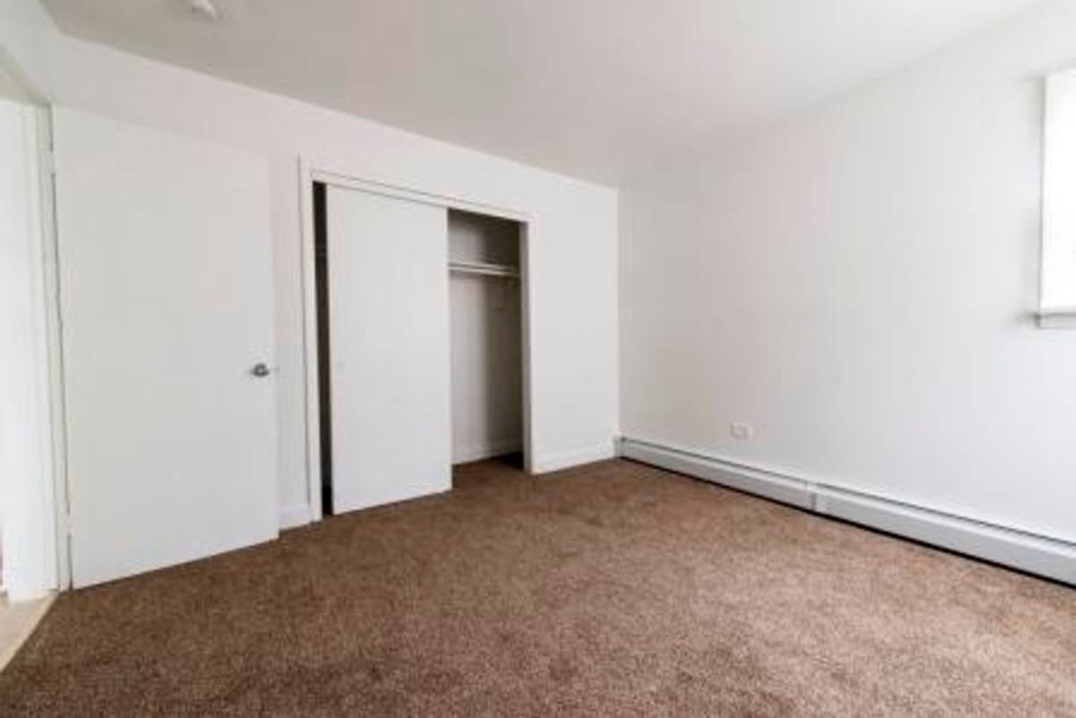 Apartment for rent at 2062 W 135th Place, Blue Island, IL 60406