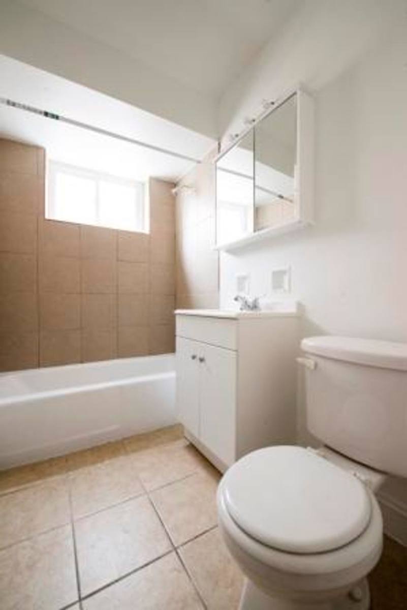 Apartment for rent at 2062 W 135th Place, Blue Island, IL 60406