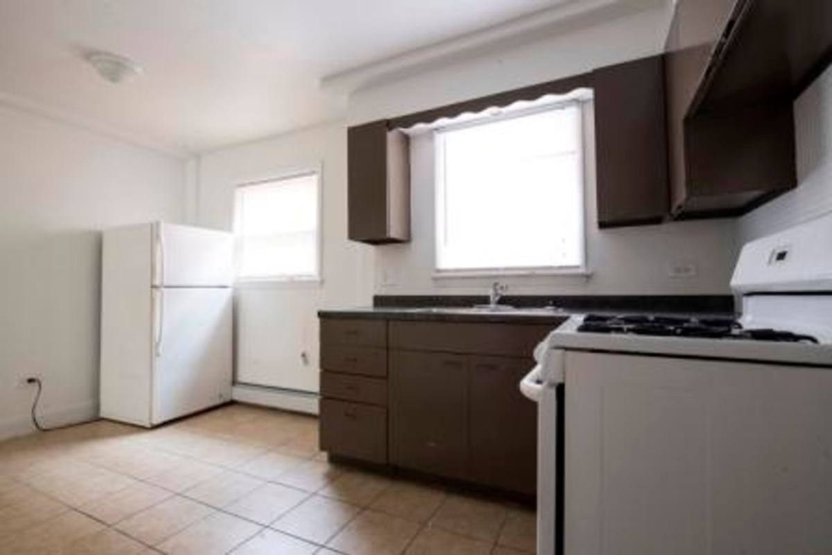 Apartment for rent at 2062 W 135th Place, Blue Island, IL 60406